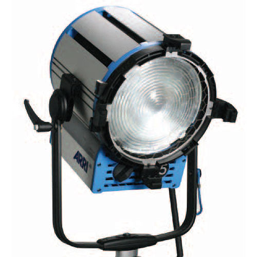 ARRI T5 5000W Fresnel de Ubicación con Lente 10 Pulgadas y Soporte