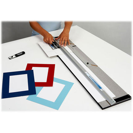 Logan Graphic Products 32" Cortadora de Alfombrillas Compacta 3 4" a 4 5" con 5 Cuchillas Extras