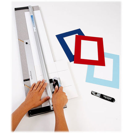 Logan Graphic Products 32" Cortadora de Alfombrillas Compacta 3 4" a 4 5" con 5 Cuchillas Extras
