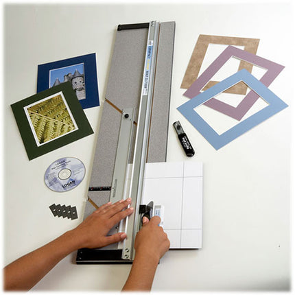 Logan Graphic Products 32" Cortadora de Alfombrillas Compacta 3 4" a 4 5" con 5 Cuchillas Extras