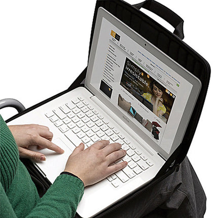 Case Logic Funda para Portátil 13.3 Pulgadas Negra Diseño Delgado Con Asa Padded