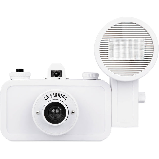 Lomography La Sardina Cámara de 35mm Lente 22mm f/8 con Flash