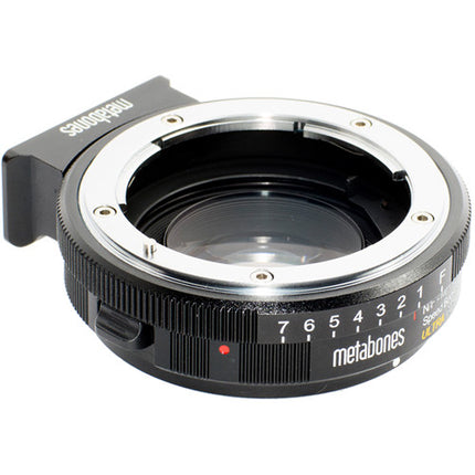 Metabones Speed Booster Ultra 0.71x Adaptador para Lentes Nikon G a Micro Cuatro Tercios con Pie de Trípode