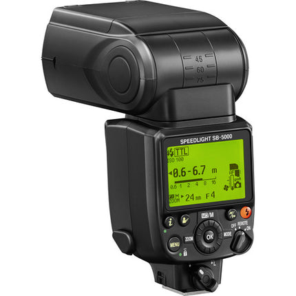 Nikon SB-5000 Speedlight Kit con Cargador Rápido 8 Bahías y 16 Baterías NiMH