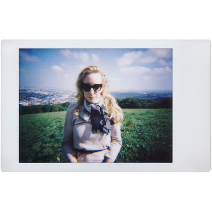 Lomography LomoInstant Cámara de película instantánea 27mm f8 con flash y espejo selfie