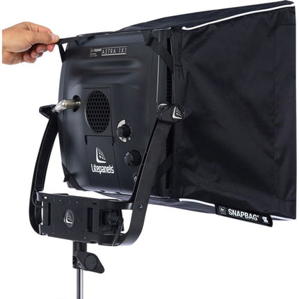 Litepanels DoPchoice Snapbag Softbox para Astra 1x1 con tela de alta reflexión y bolsa de transporte