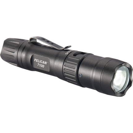 Pelican 7100 Linterna Táctica Recargable 695 Lúmenes 9 25 Horas USB