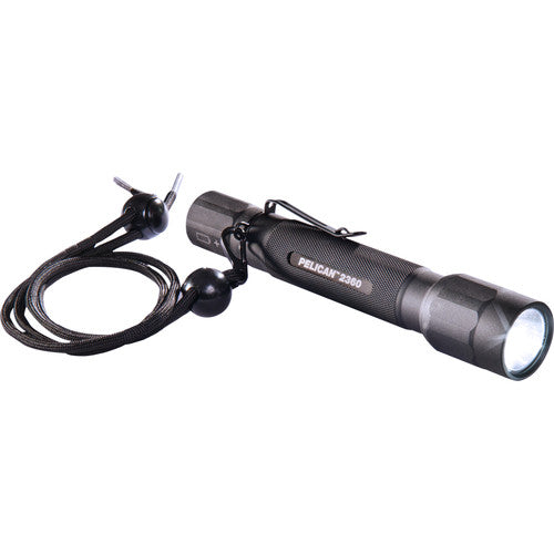 Linterna LED Pelican 2360 375 lúmenes IPX7 sumergible con 3 modos y batería AA