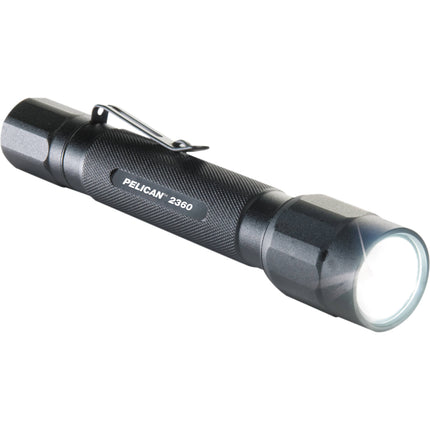 Linterna LED Pelican 2360 375 lúmenes IPX7 sumergible con 3 modos y batería AA
