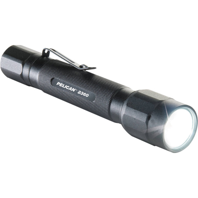 Linterna LED Pelican 2360 375 lúmenes IPX7 sumergible con 3 modos y batería AA