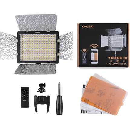 Yongnuo 300-IIIW Luz LED para Video 5500K 18W con Control IR y Filtros