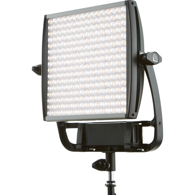 Litepanels Astra 6X Panel LED Bi-Color 6330 Lux 46° Bi-Color Control Yoke incluido