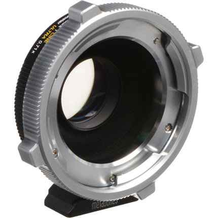 Metabones Speed Booster Ultra 0.71x Adaptador para Lentes PL a Micro Cuatro Tercios con Aumento 1 Stop y Pie de Trípode