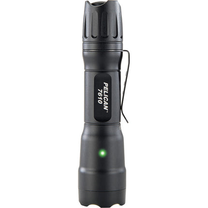 Pelican 7610 Linterna táctica 1018 lúmenes luz blanca batería AA incluida