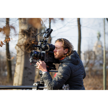 ZEISS Supreme Prime 25mm T1.5 Lente de cine Full-Frame con iris de 16 hojas y enfoque interno