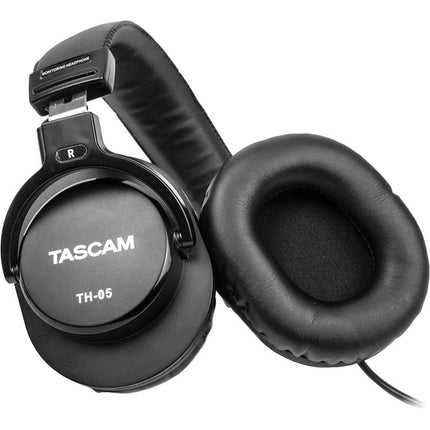 TASCAM TH-05 Auriculares de Monitorización con Drivers de 40 mm y Estuche de Viaje
