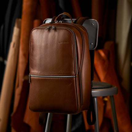 Samsonite Classic Leather Slim Mochila de cuero con compartimento para laptop 14.1 pulgadas