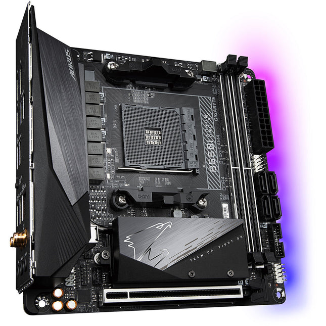 Gigabyte B550I AORUS PRO AX Placa base Mini-ITX AM4 DDR4-5300 Wi-Fi 6