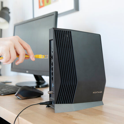 NETGEAR Nighthawk AX8 Router Wi-Fi 6 Cable Módem DOCSIS 3.1 6000 Mb/s Multi Gigabit