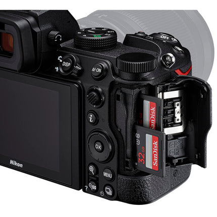 Nikon Z5 Cámara Sin Espejo 24.3MP 24-50mm f4-6.3 con Kit Básico
