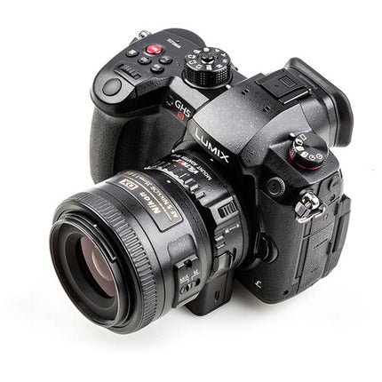 Viltrox NF-M1 Adaptador Montura Autofocus para Nikon F a Micro Cuatro Tercios con Apertura Ajustable y USB