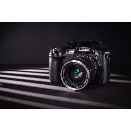Mitakon Zhongyi Speedmaster 17mm f/0.95 Lente para Micro Cuatro Tercios 34mm Apertura f/0.95-16