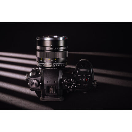 Mitakon Zhongyi Speedmaster 17mm f/0.95 Lente para Micro Cuatro Tercios 34mm Apertura f/0.95-16