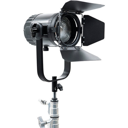 ikan Stryder Luz LED Fresnel Bicolor 150W 2800-6500K Ángulo 15-65° con DMX