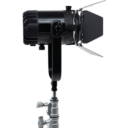 ikan Stryder Luz LED Fresnel Bicolor 150W 2800-6500K Ángulo 15-65° con DMX