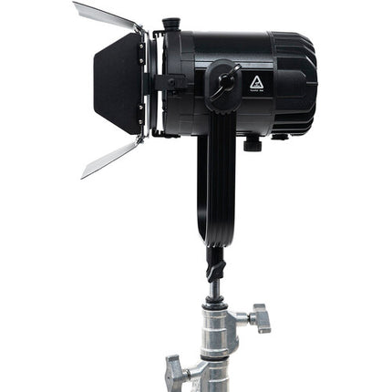 ikan Stryder Luz LED Fresnel Bicolor 150W 2800-6500K Ángulo 15-65° con DMX