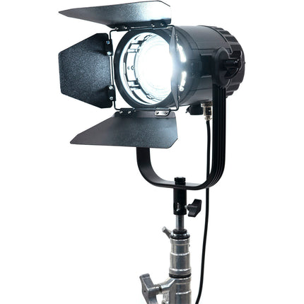 ikan Stryder Luz LED Fresnel Bicolor 150W 2800-6500K Ángulo 15-65° con DMX