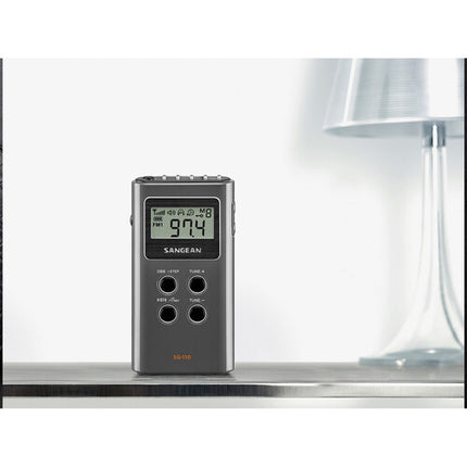 Sangean SG-110 Radio AM/FM Estéreo de Bolsillo con 15 Presets y Pantalla Digital