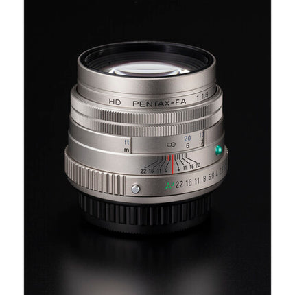 Pentax HD Pentax-FA 77mm f/1.8 Limited objetivo K-Mount con estuche y tapas