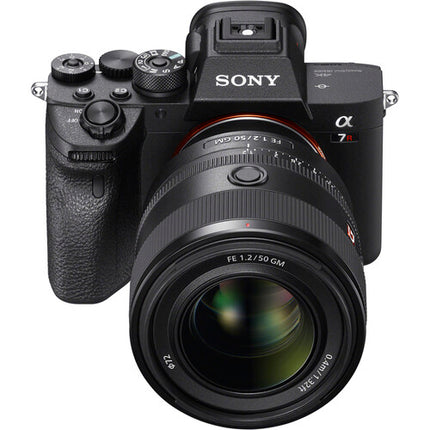 Sony FE 50mm f/1.2 GM Lente Full Frame con Filtro de Diafragma 11 Hoja y Funda