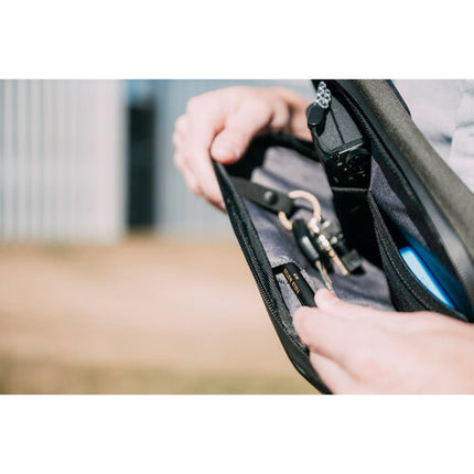 Nomatic Navigator Sling 1 a 3L Negro Tela Resistente al Agua con Bolsillos Técnicos