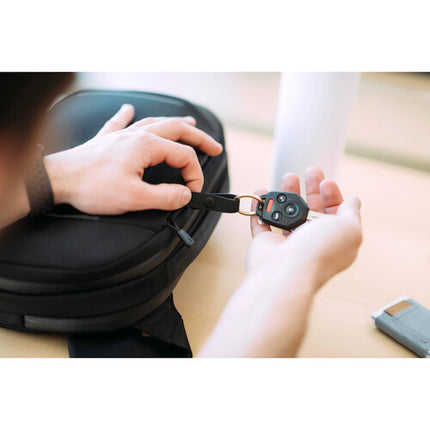 Nomatic Navigator Sling Negro 6L resistente al agua con bolsillo RFID y correas ajustables