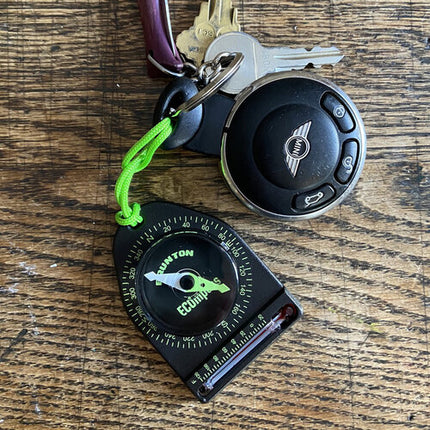 Brunton Tag-Along 9045 Chill Eco Brújula Compacta Ligera con Lanyard