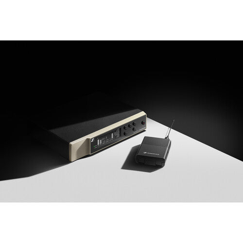 Sennheiser EW-D SK Base Set Sistema de Micrófono Inalámbrico Digital 8 Horas de Batería Rango 330 Pies