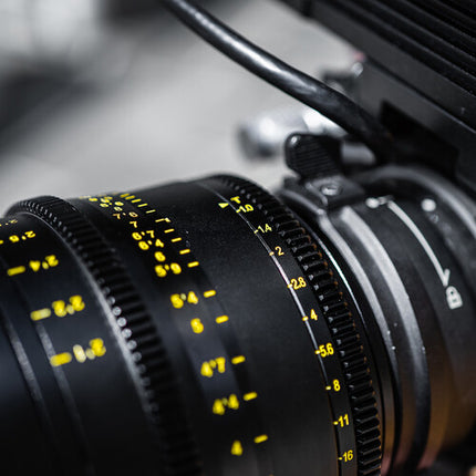 Mitakon Zhongyi 50mm T1 Speedmaster Lente Cine Canon EF F1.0 112mm