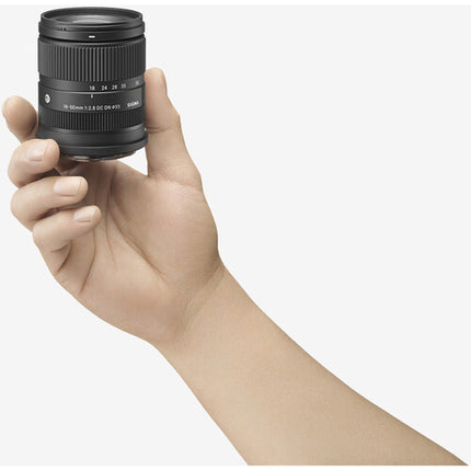 Sigma 18-50mm f/2.8 DC DN Objetivo Sony E con 2 Tarjetas Lexar 256GB UHS-II