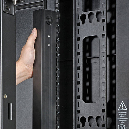 Tripp Lite 1920W Distribuidor de Energía Monofásico 24 Salidas NEMA Rack Vertical