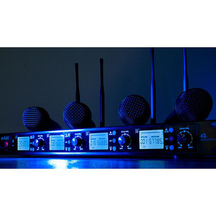 American DJ WM-419 Sistema de Micrófono Inalámbrico de Mano UHF 4 Canales 300' Alcance