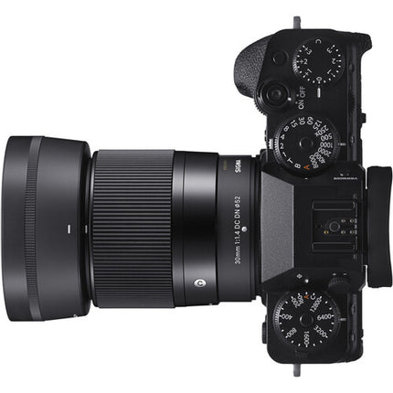 Sigma 30mm f1.4 DC DN Objetivo APS-C Diafragma f1.4 a f16 52mm Kit Completo