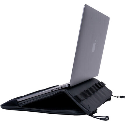 Funda para portátil WANDRD 14" Negra nylon resistente con asa integrada y soportes para laptop