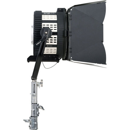 Nanlux Lente Fresnel de Vidrio con Yugo Offset y Aletas Integradas