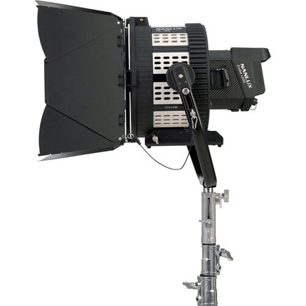 Nanlux Lente Fresnel de Vidrio con Yugo Offset y Aletas Integradas