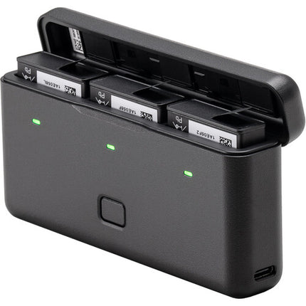 DJI Multifunctional Battery Case para Osmo Action 5 4 3 almacena 3 baterías carga rápida y 2 microSD