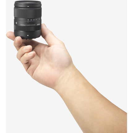 Sigma 18-50mm f/2.8 DC DN Objetivo APS-C con Diafragma de 7 Lamas y Parasol