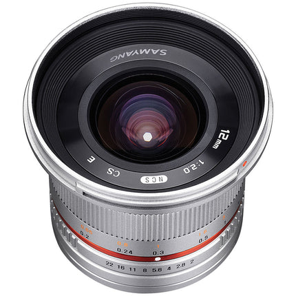 Samyang 12mm f2.0 NCS CS Lente para Fujifilm X-Mount Plata con Parasol