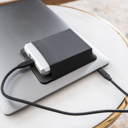 Max Huggins Slipdrive funda elástica para SSD externa adhesiva 3M negra grande